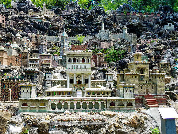 Ave Maria Grotto-122655