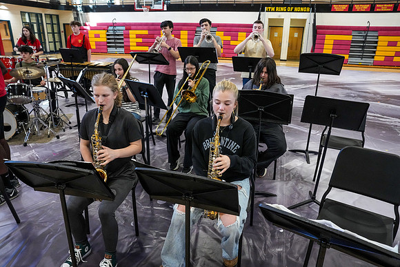 Penncrest Jazz Band-076