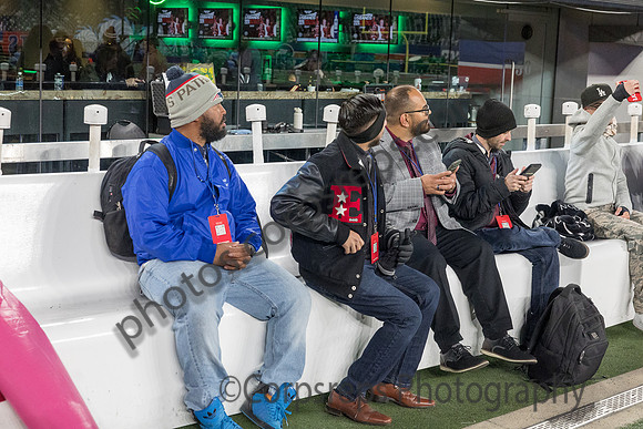 Elizabeth_241102_MetLife Stadium-JB00001