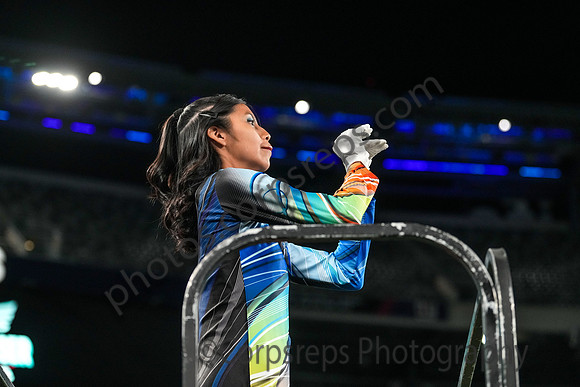 Elizabeth_241012_MetLife Stadium-02561