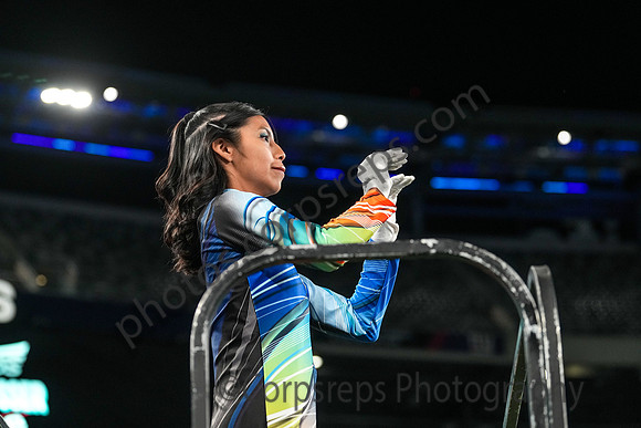 Elizabeth_241012_MetLife Stadium-02564